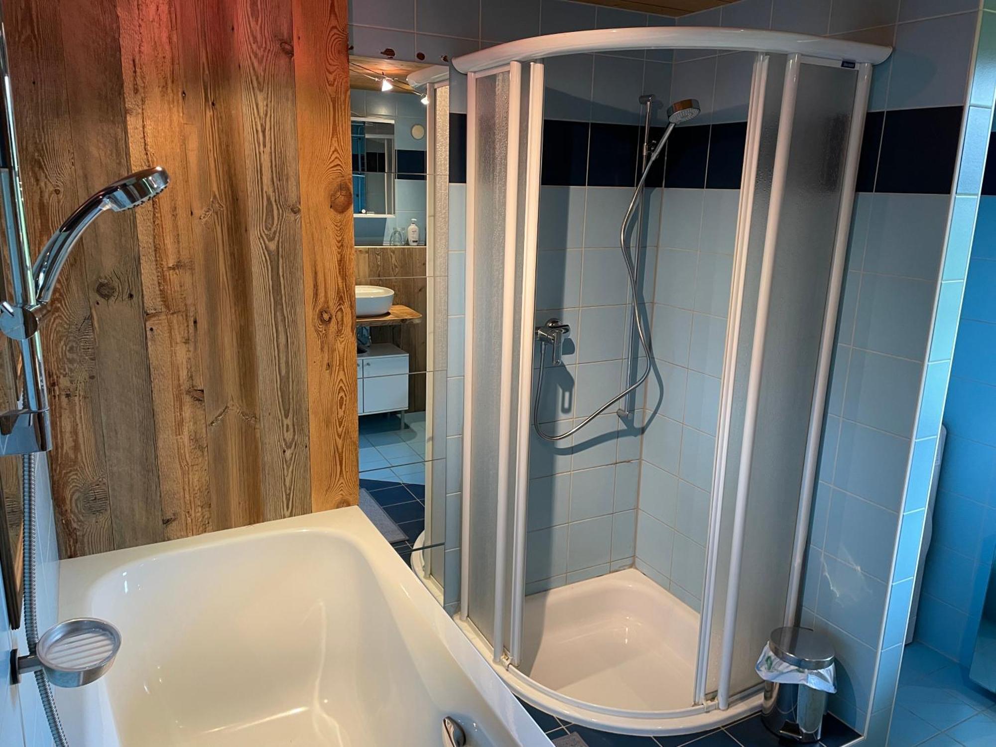 Edelweiss 4 Zi Ferienwohnung In Landhaus Фрутиген Экстерьер фото