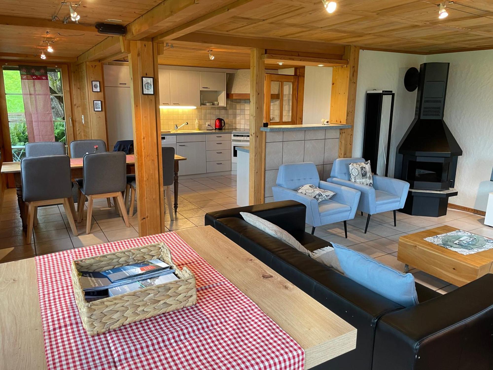 Edelweiss 4 Zi Ferienwohnung In Landhaus Фрутиген Экстерьер фото